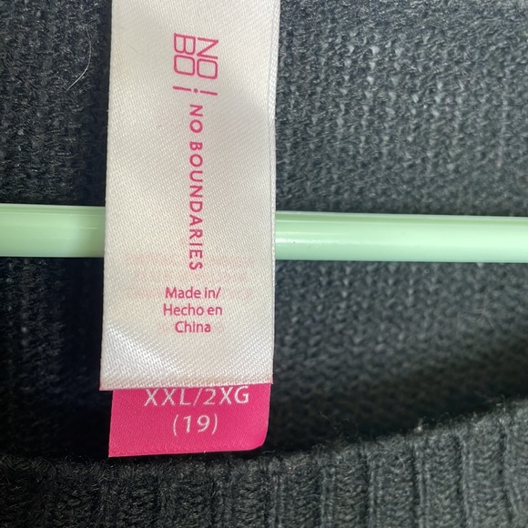 No Boundaries Ugly Christmas Sweater - Picture 4 of 5